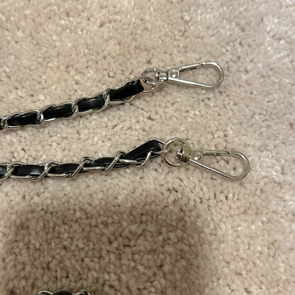 Luxury Black leather & Silver Chain Detachable Bag Strap - Picture 3 of 3